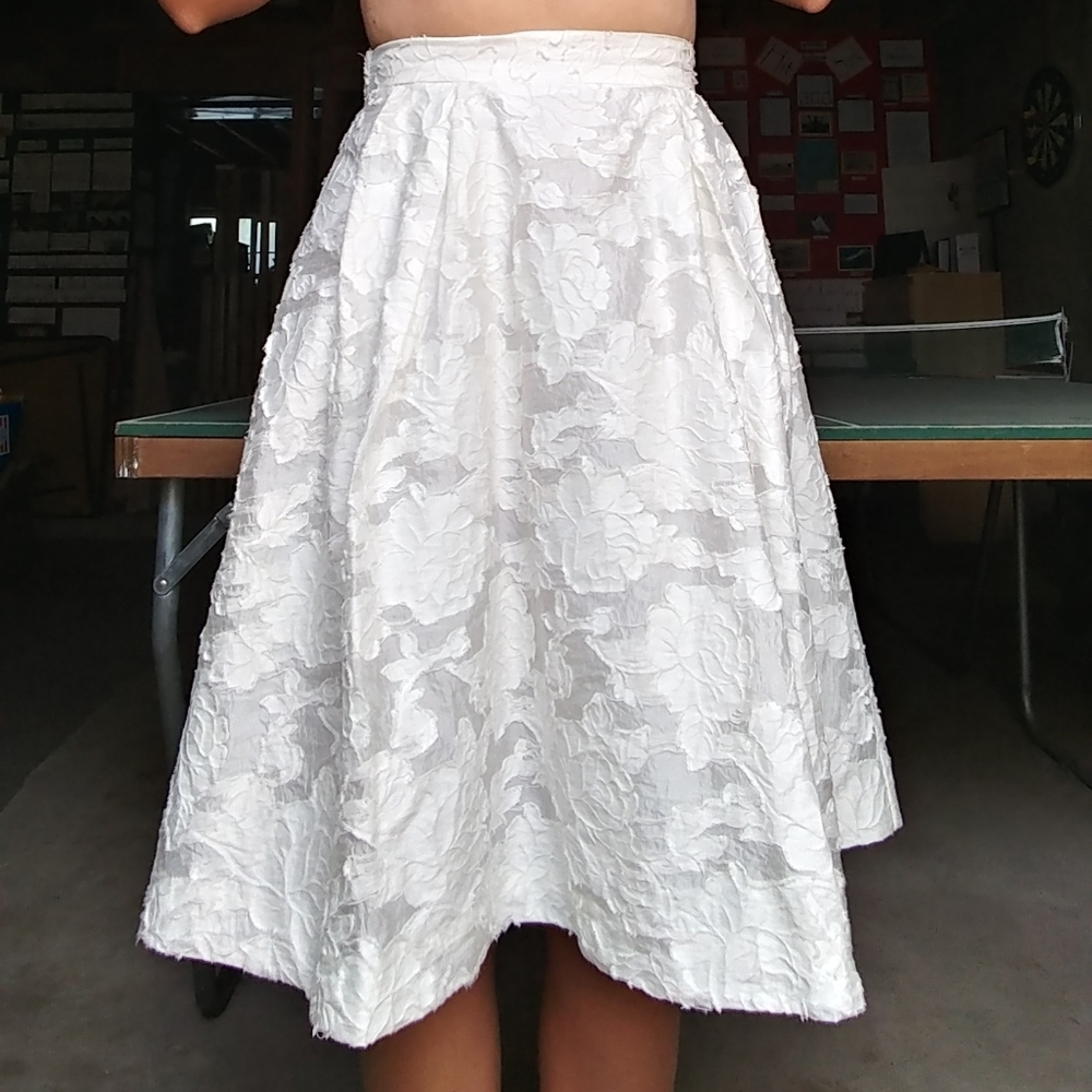Hip pleated midi skirt